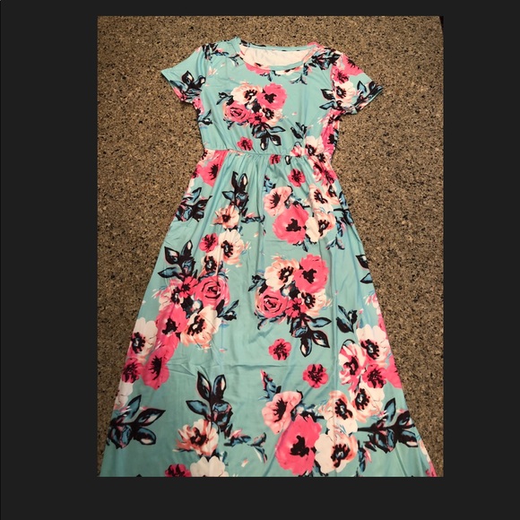 LAST ONE-Flower Maxi Dress- it has pockets!! - Picture 4 of 7